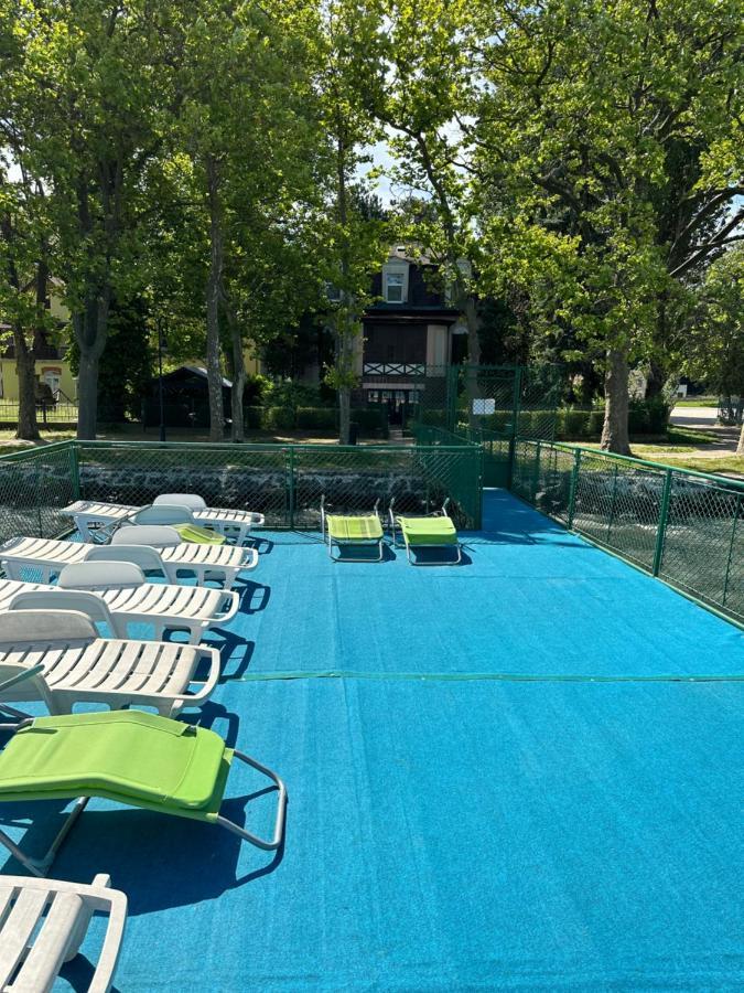 Party Villa Holiday Rent Balatonföldvár 외부 사진